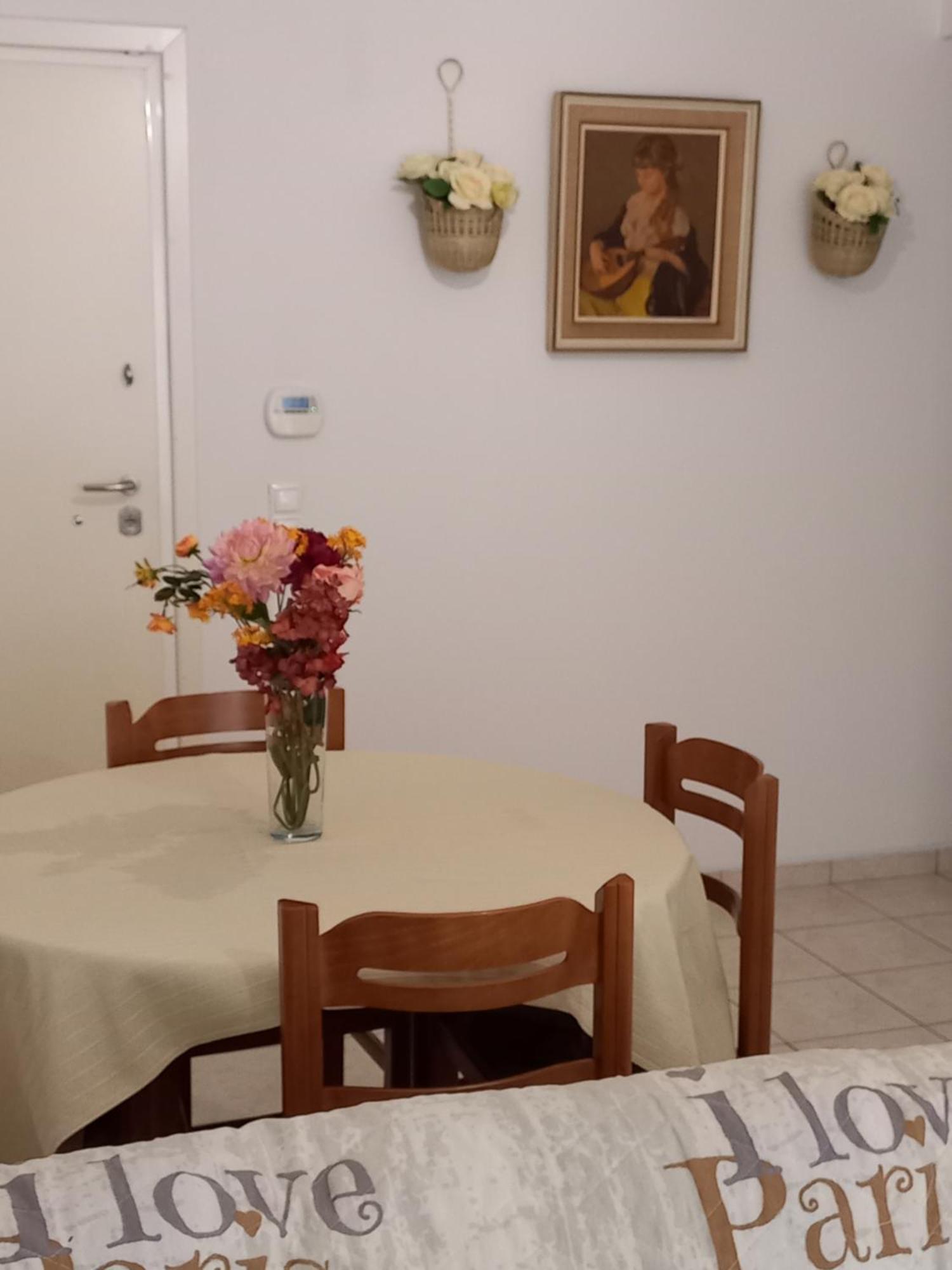 Apartamento A V G E R I N O S Atenas Exterior foto